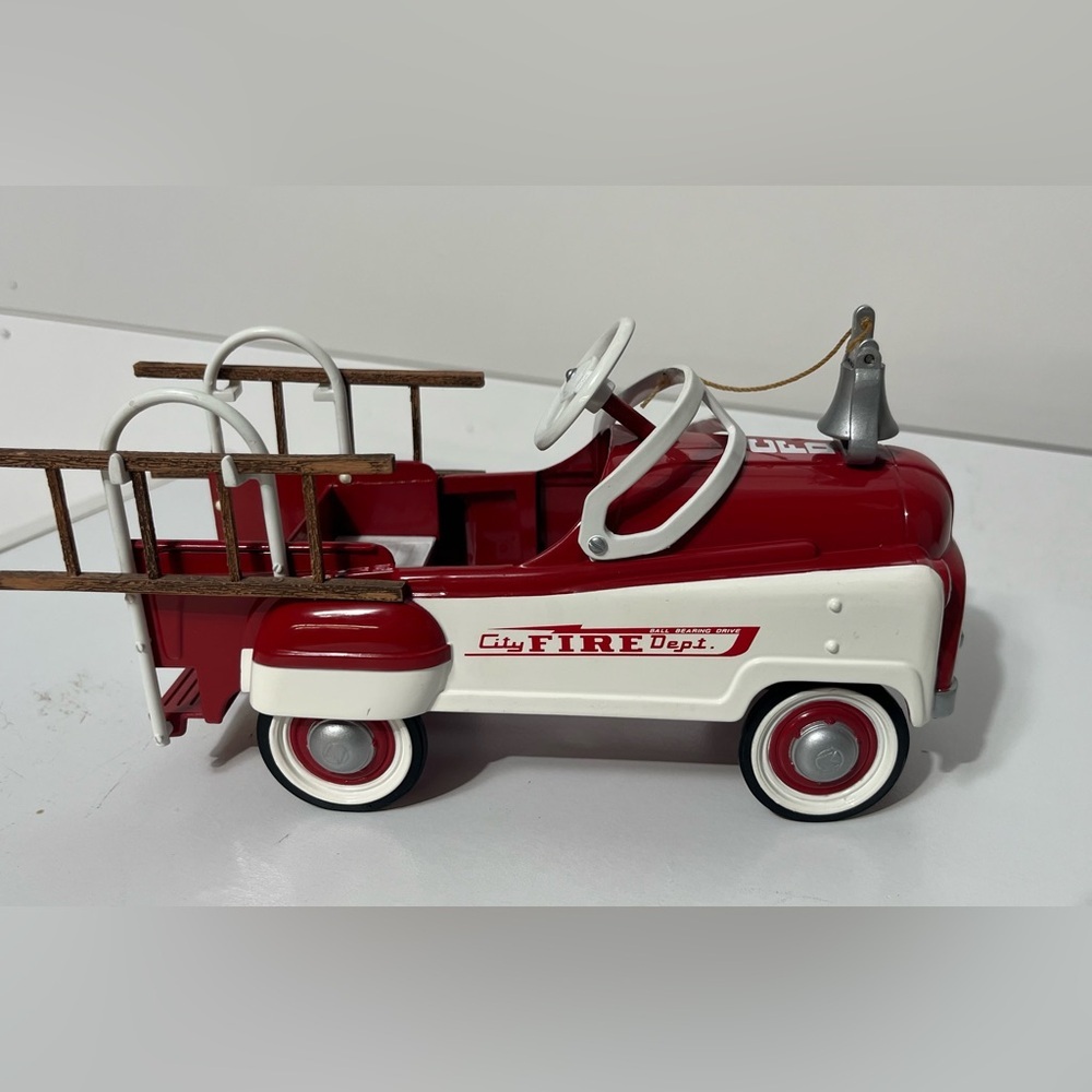 Hallmark 1955 Murray Fire Truck - Picture 6 of 11